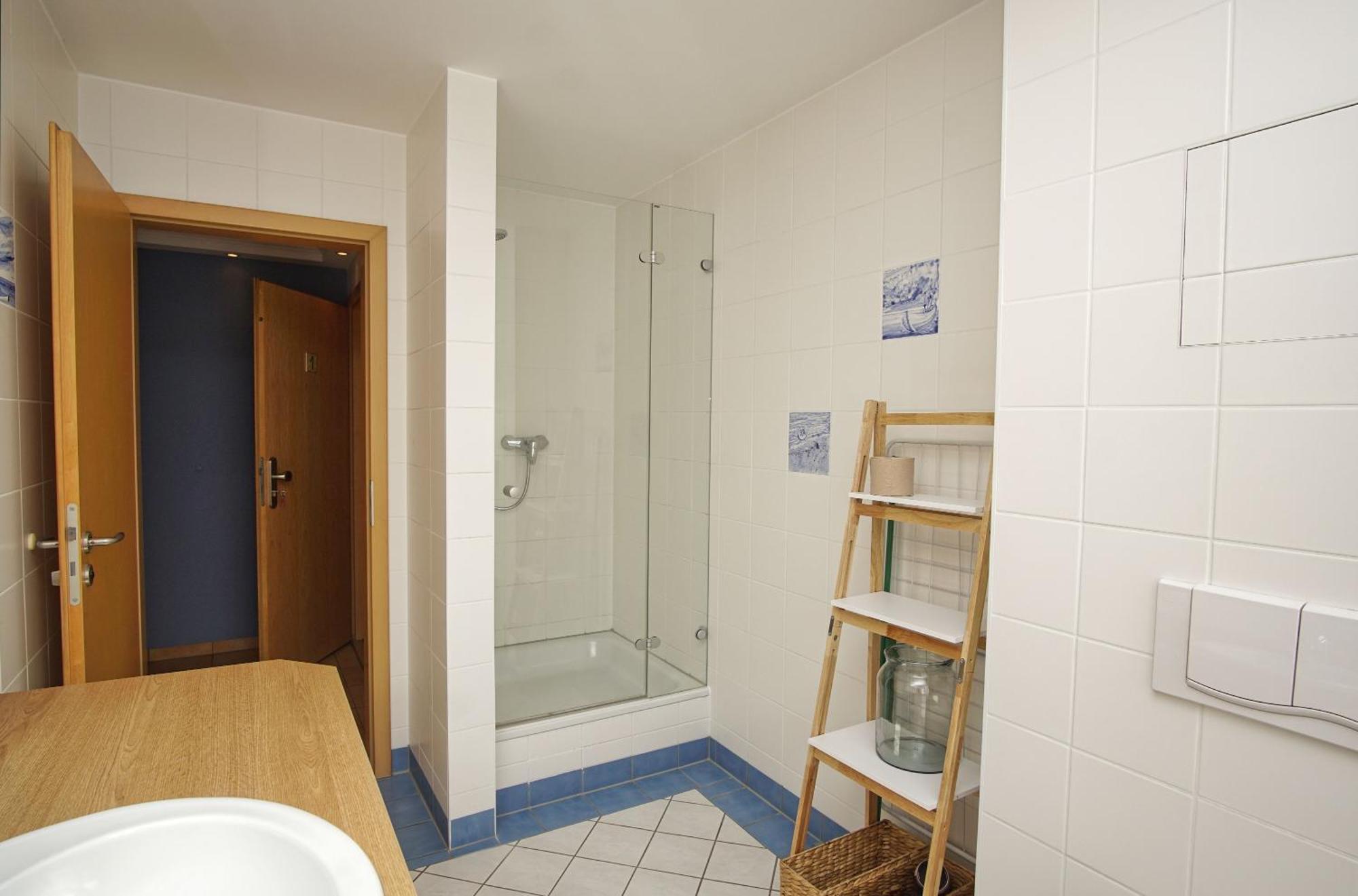 Ferienwohnung Mit Traumhaftem Meerblick - Haus Am Meer Fewo 01 Lohme Buitenkant foto